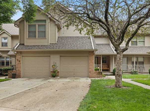1070 50th Street unit: 5C, West Des Moines, IA 50266
