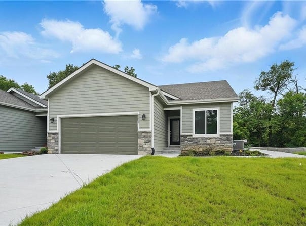 781 Highland Drive, Edwardsville, KS 66111