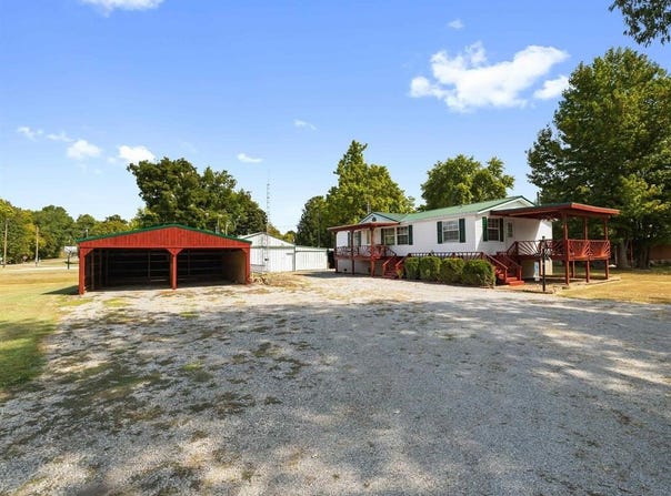 304 Duvall Ct, Livermore, KY 42352