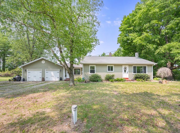 5776 S Grandview HWY, Harrietta, MI 49638