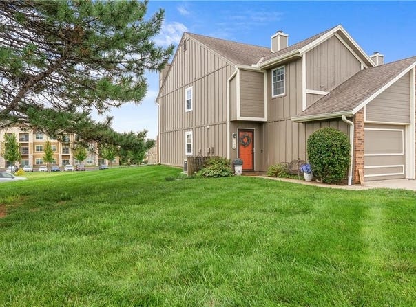 518 NE 6th Street, Blue Springs, MO 64014