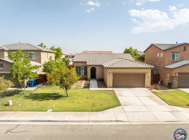 613 Las Dunas St, Imperial, CA 92251