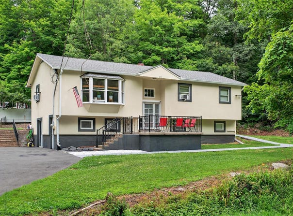 411 Fair Oaks Road, Middletown, NY 10940
