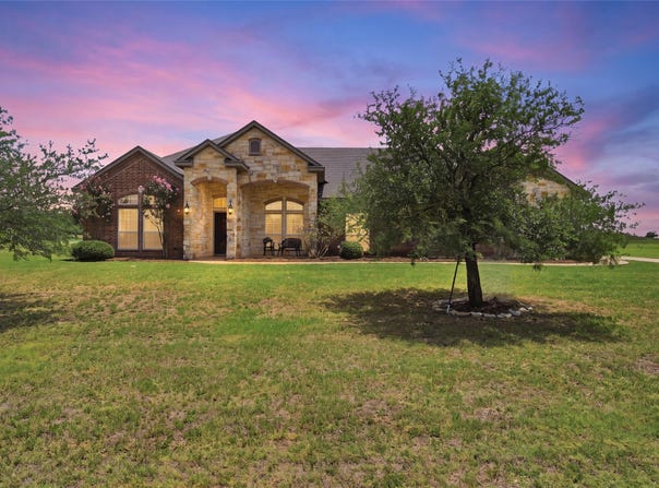845 W County Line Road E, West, TX 76691