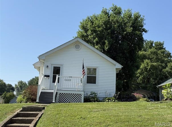 1220 W Edwards Street, Vandalia, IL 62471