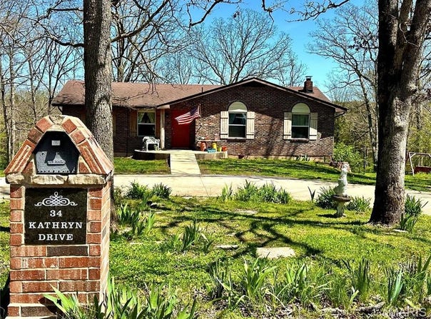 34 Kathryn Drive, St James, MO 65559