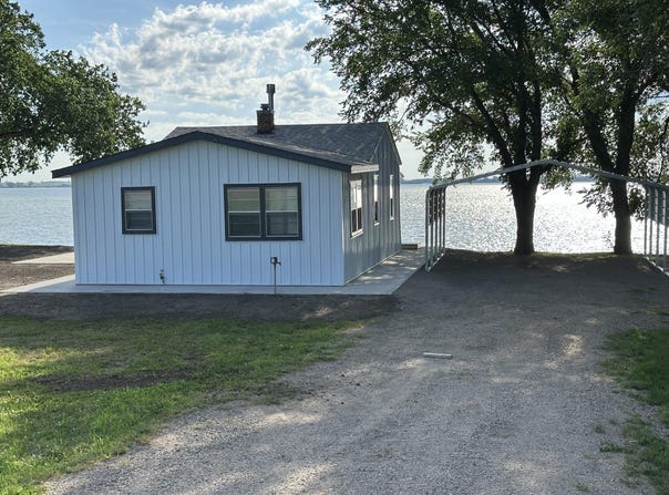 19492 West Shore Ave, Huron, SD 57350