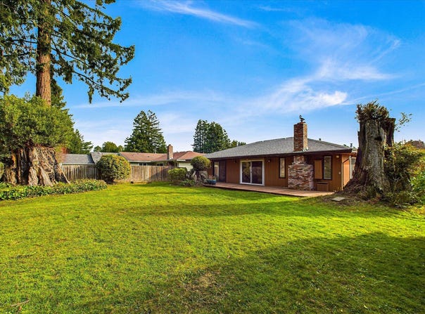 830 Holman Way, Fortuna, CA 95540