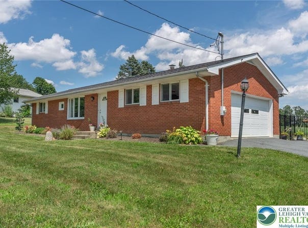 88 Moorestown Drive, Moore Twp, PA 18014