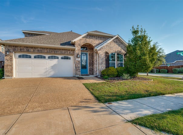 629 Wilmington Lane, Aubrey, TX 76227