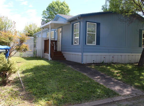 633 E Archwood Drive, Eagle Point, OR 97524