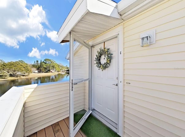 129 CAMPHOR CIRCLE, OLDSMAR, FL 34677