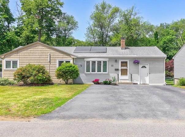 12 Lilian Rd Ext, Framingham, MA 01701