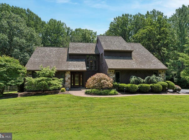 1076 HEARTSEASE DRIVE, WEST CHESTER, PA 19382
