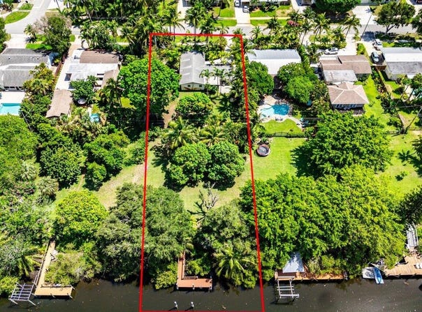 933 Laurel Road, North Palm Beach, FL 33408