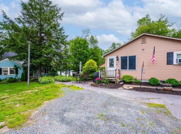 768 Jobs Creek Road, Sunapee, NH 03782