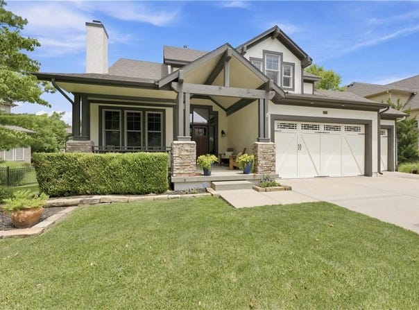 13283 Fairway Road, Leawood, KS 66209