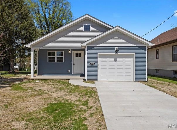 2616 Hillcrest Avenue, Alton, IL 62002