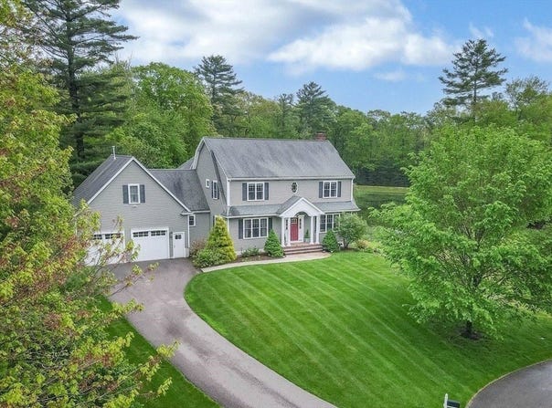 4 Buckskin Dr, Mansfield, MA 02048