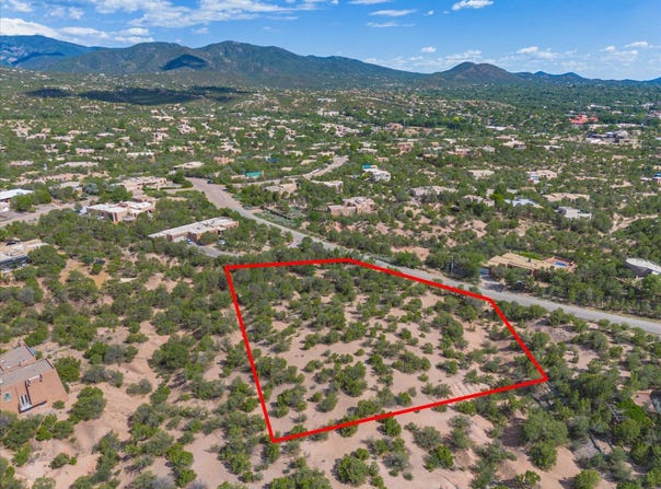 309 Los Arboles, Santa Fe, NM 87501