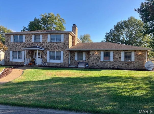 660 W 3rd, Trenton, IL 62293