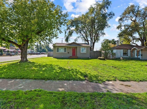1528 E Cataldo Ave, Spokane, WA 99202