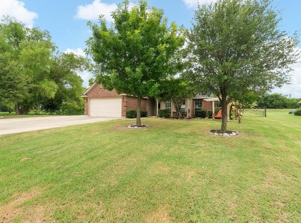 126 Lexington Circle, Haslet, TX 76052