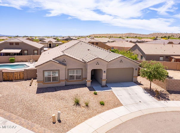 1085 W Whispering Meadows Court, Sahuarita, AZ 85629