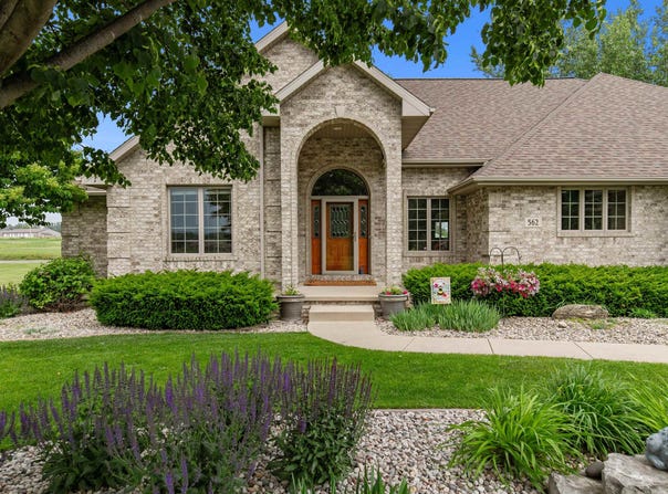 562 ROYAL ST PATS Drive, WRIGHTSTOWN, WI 54180