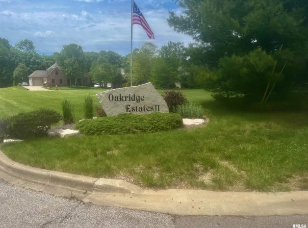 100 OAKRIDGE Court, East Peoria, IL 61611