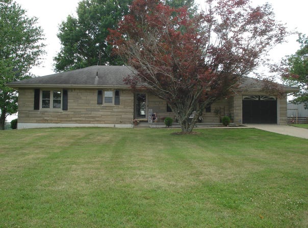 105 Pinhook Road, Mt Olivet, KY 41064