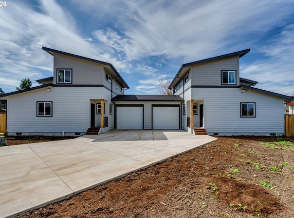 231/233 S 41ST Pl, Springfield, OR 97478
