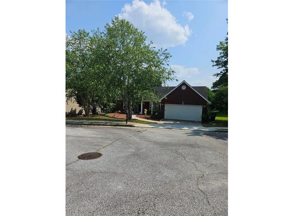 844 Langley View Court, Loganville, GA 30052