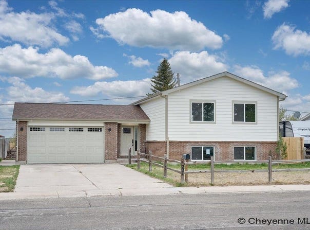 3221 BEVANS ST, Cheyenne, WY 82001