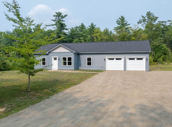 14 Cobbo Lane, West Gardiner, ME 04345