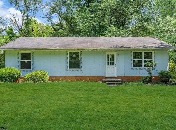 58 Wallace St Street, Elmer, NJ 08318