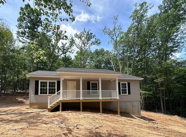 1215 ARRINGTON MOUNTAIN ROAD, HAYWOOD, VA 22722