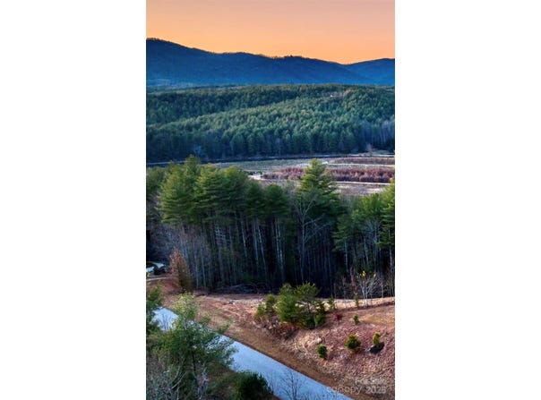 1.85 acres Lot 154 Rocky Falls Lane unit: 154, Lenoir, NC 28645