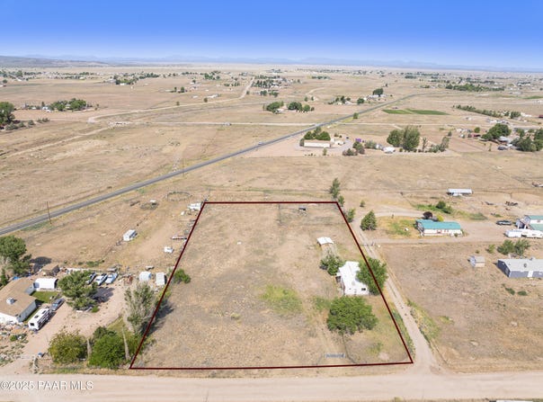 25050 N Larita Road, Paulden, AZ 86334