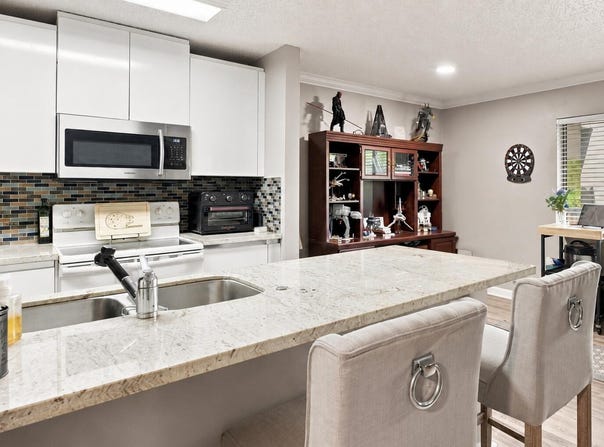 711 FOREST CLUB Drive, Wellington, FL 33414