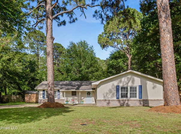 116 Braeburn Drive, Ocean Springs, MS 39564