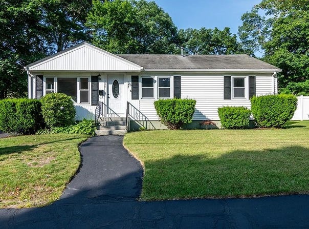 136 Davis Avenue, Cranston, RI 02910