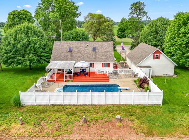 31688 Colon Road, Colon, MI 49040