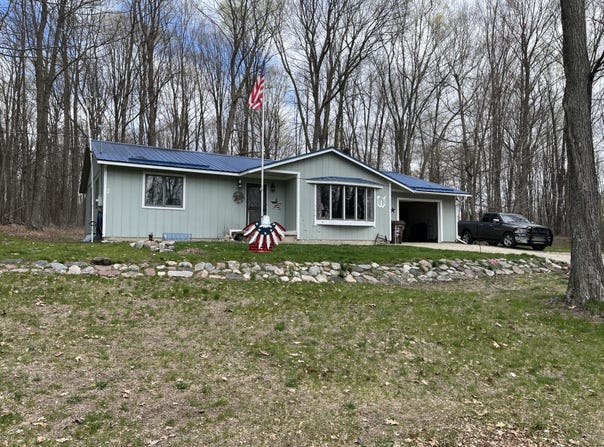 4400 Almy Road, Six Lakes, MI 48886