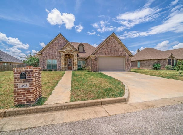 203 New Braunfels Lane, Hallsville, TX 75650