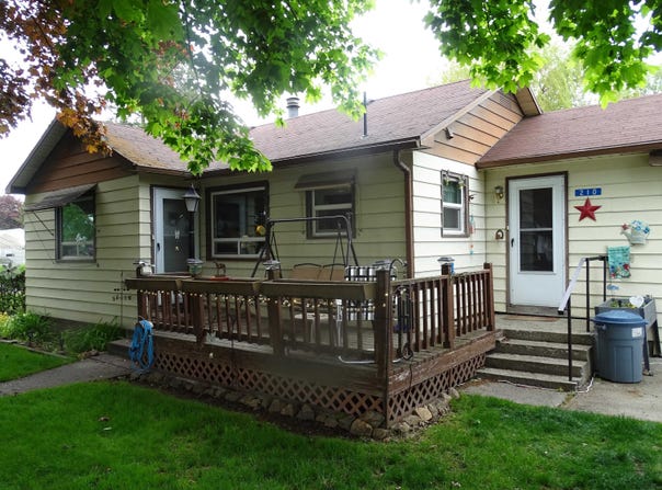 210 W Bartlett St, Oakesdale, WA 99158