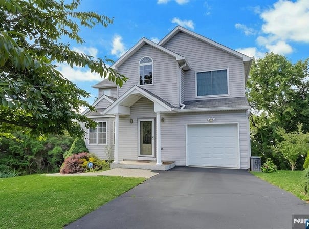 14 Summit Court, Hackensack, NJ 07601