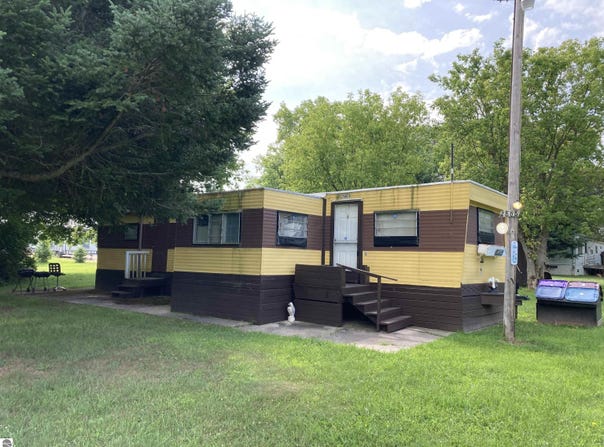 2868 Twin Lake Road, Lupton, MI 48635
