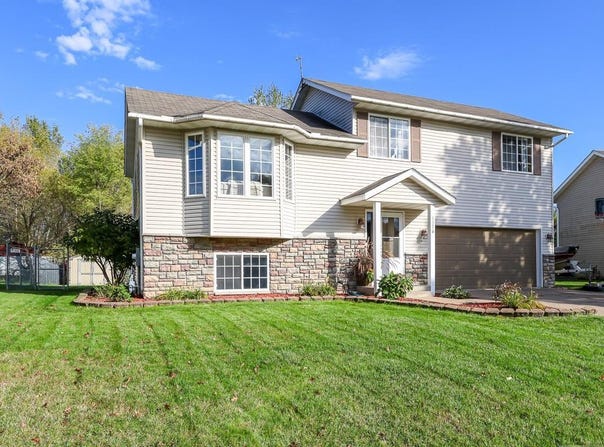 1370 Brookhaven Drive, Hammond, WI 54015