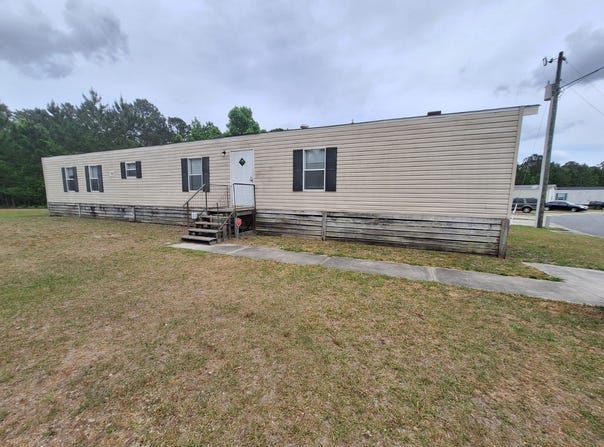 1134 Kelly Dr, Hinesville, GA 31313